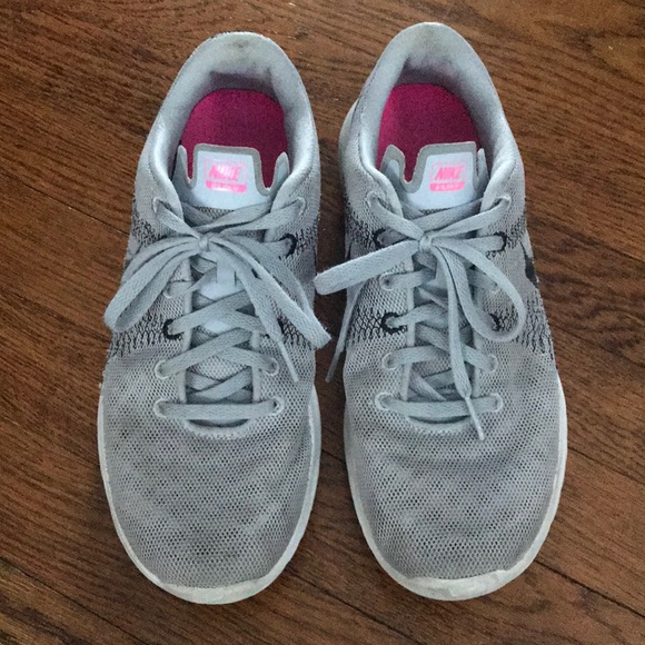 Nike scarpe Donna Scarpe da Ginnastica Poshmark Nike da scarpe Donna Scarpe da Nike Ginnastica Poshmark bb3d84